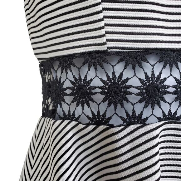 Striped peplum blouse with sweetheart neckline by Papaya / Women's Small - Picture 4 of 8